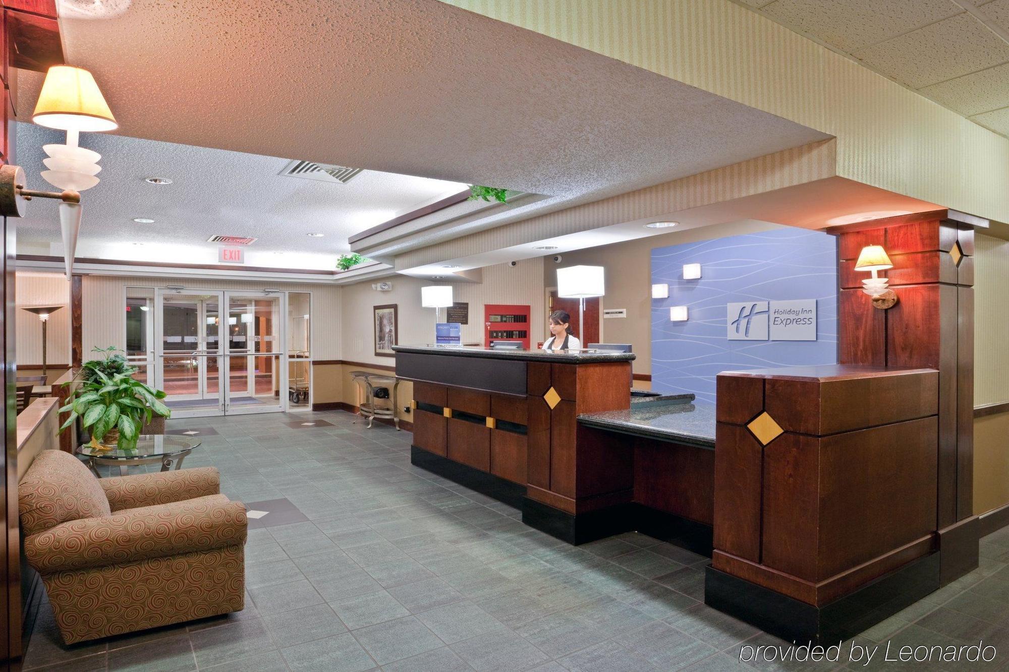 דודג' סיטי Windsor Inn & Suites מראה פנימי תמונה