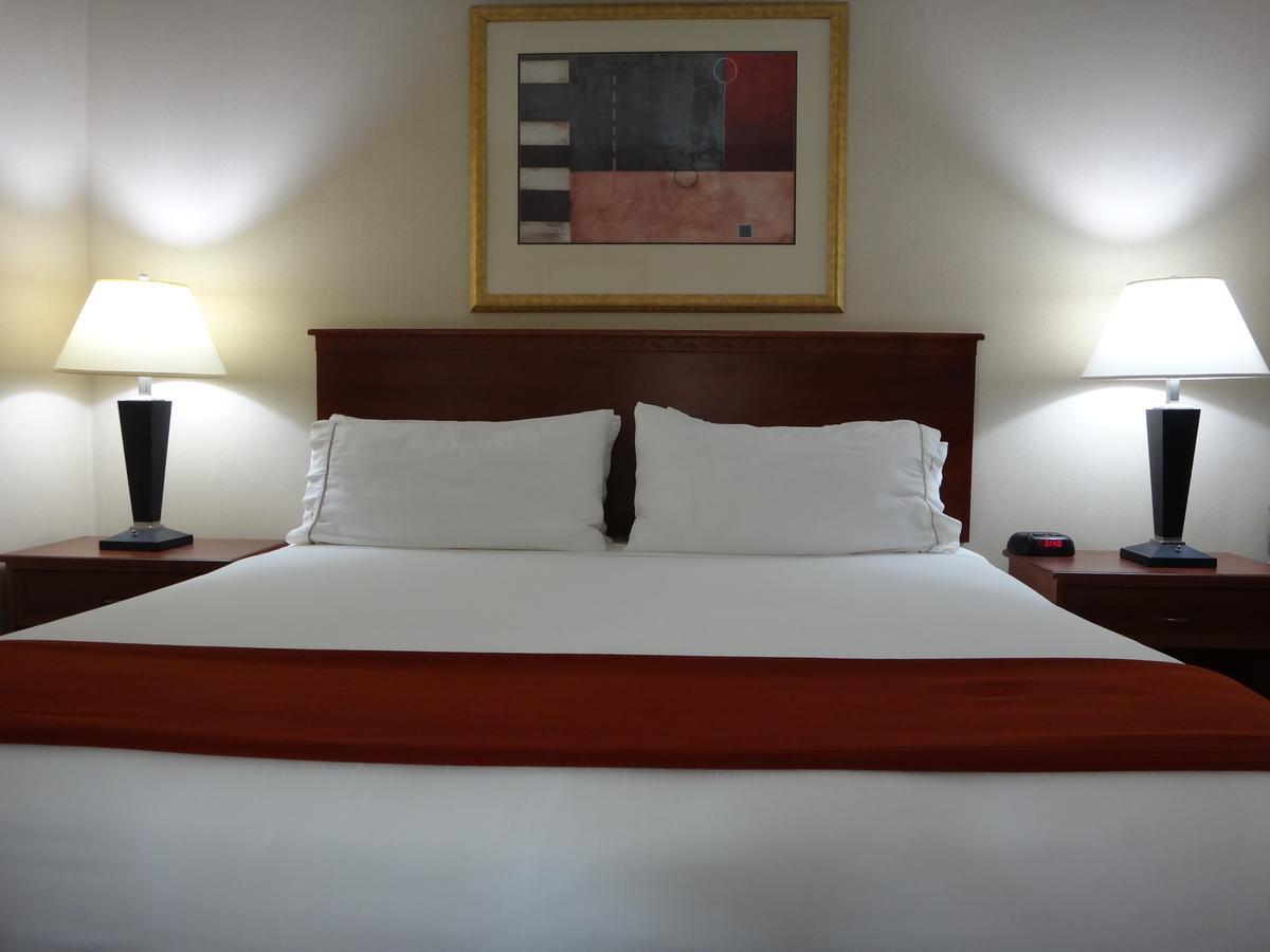 דודג' סיטי Windsor Inn & Suites מראה חיצוני תמונה