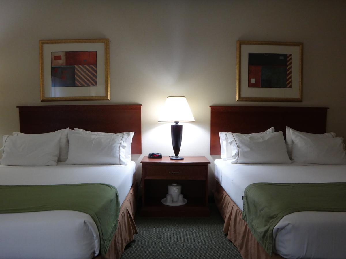 דודג' סיטי Windsor Inn & Suites מראה חיצוני תמונה