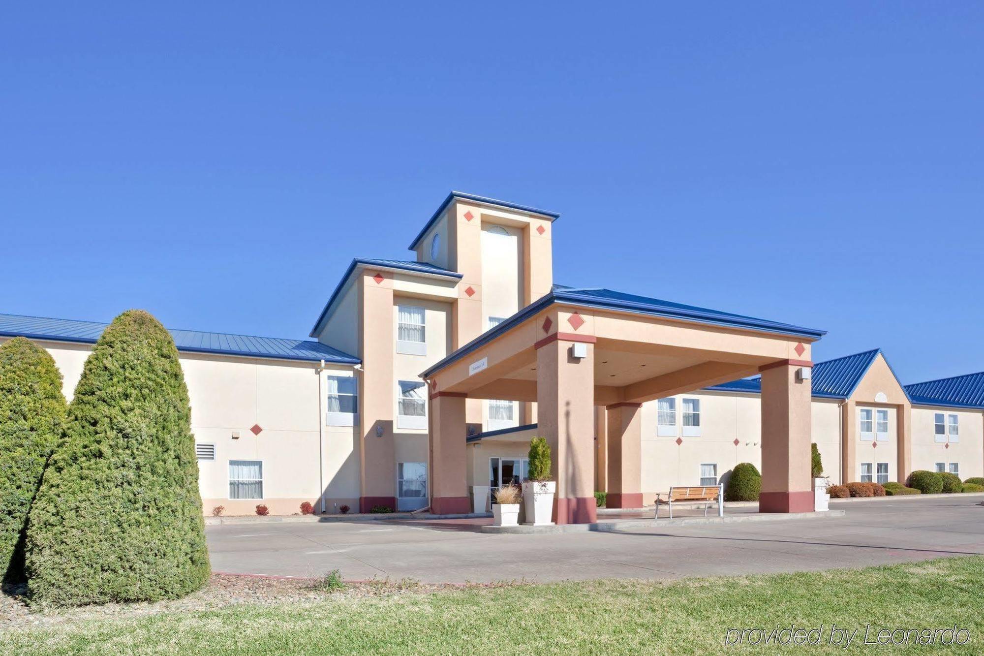 דודג' סיטי Windsor Inn & Suites מראה חיצוני תמונה